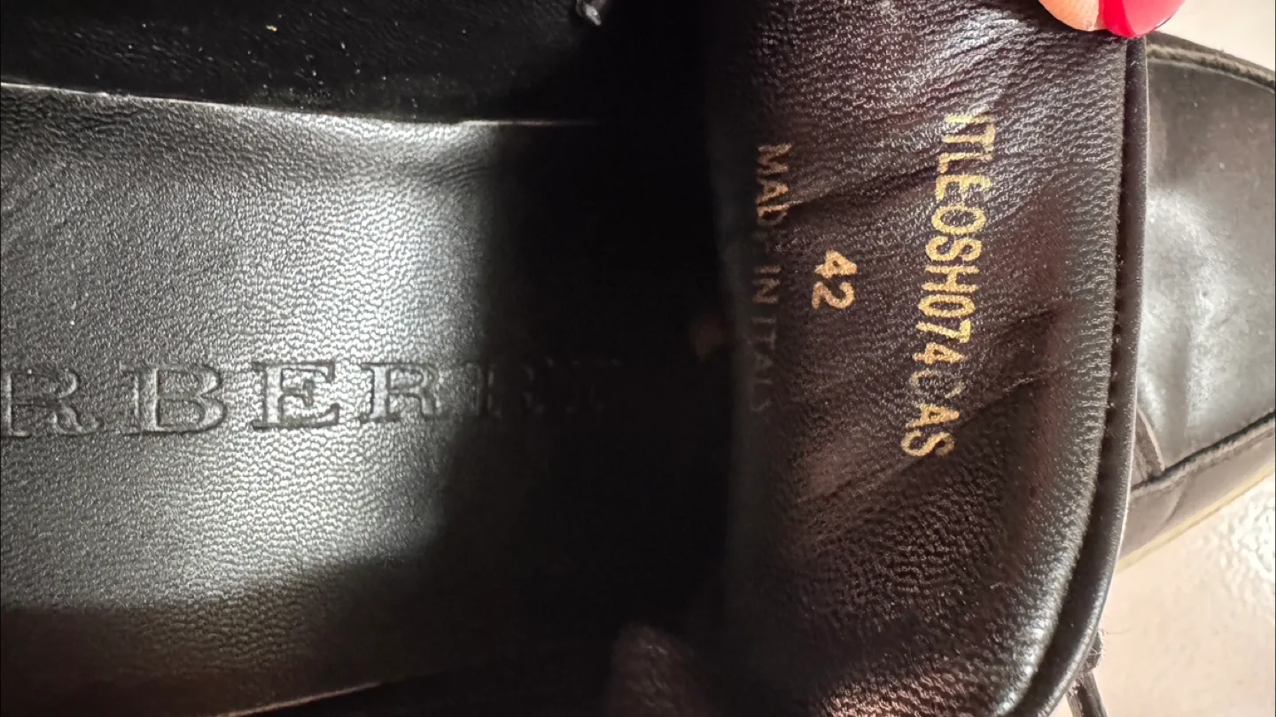 Burberry Leather Sneakers, Size 42 image indicator(3)