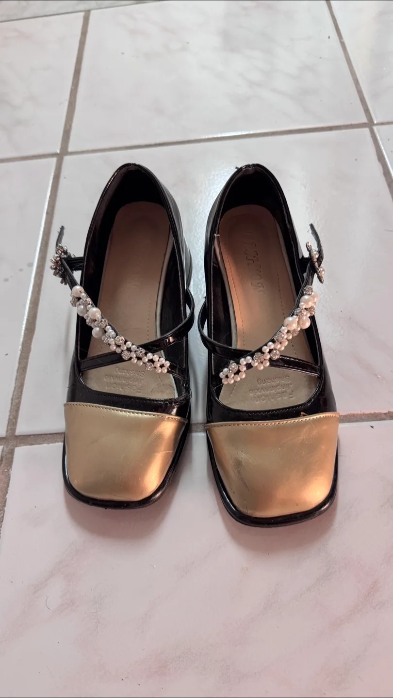Black & Gold Dress Shoes - Size 6