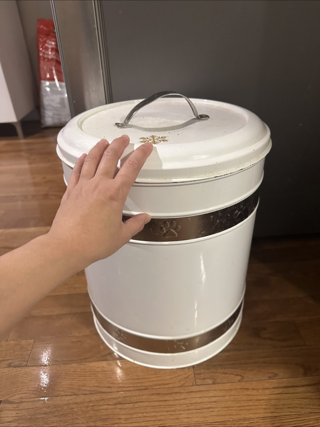 Large dog food bin
