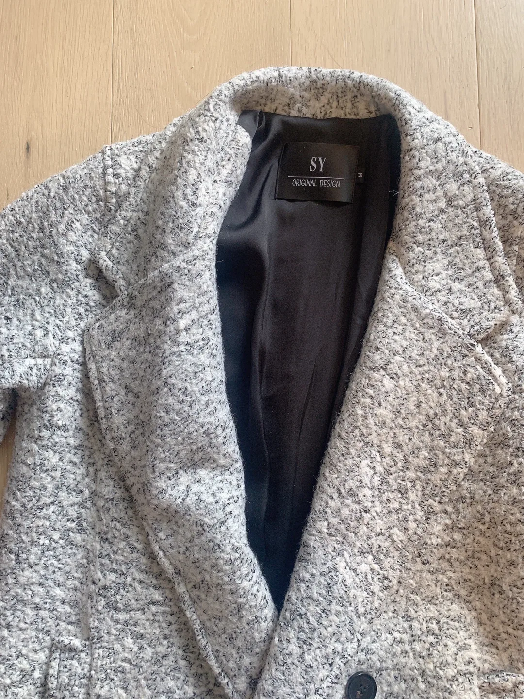 Classic Grey Long Coat - Size M image indicator(4)
