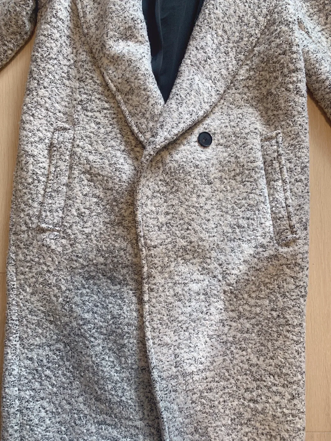 Classic Grey Long Coat - Size M image indicator(3)