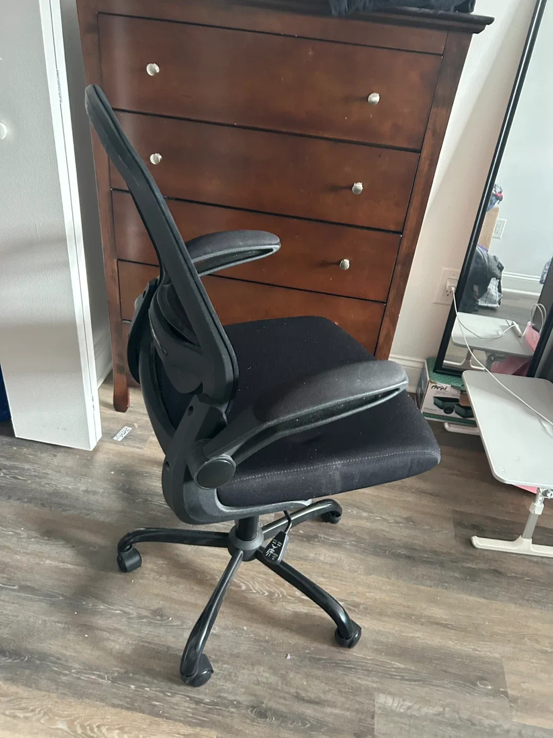 Black Office Chair image indicator(3)