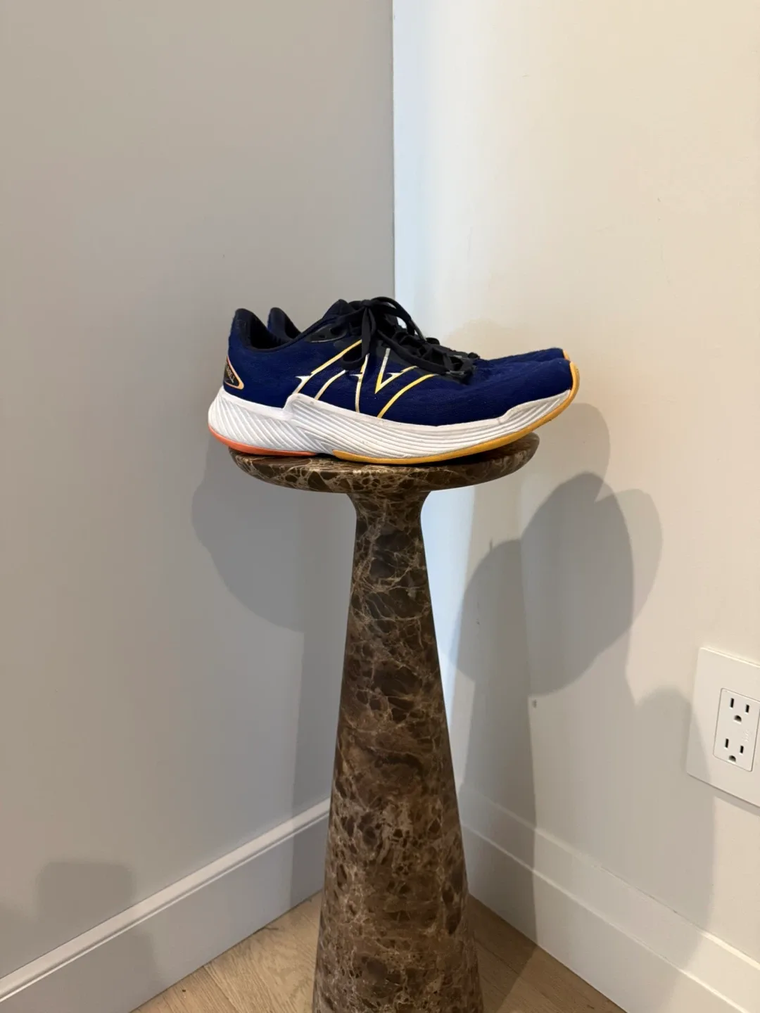 New Balance - men’s size 8 runners image indicator(4)