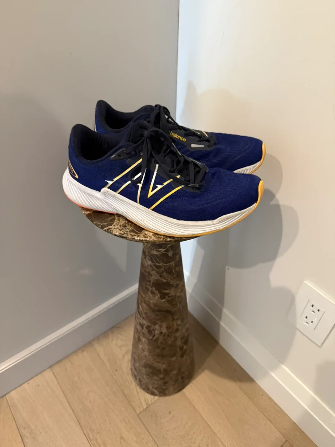 New Balance - men’s size 8 runners image indicator(3)