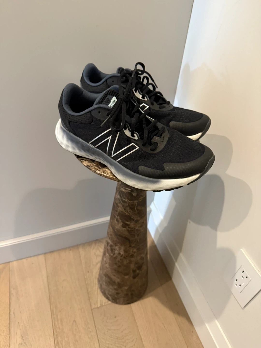 New balance men’s size 8 runners