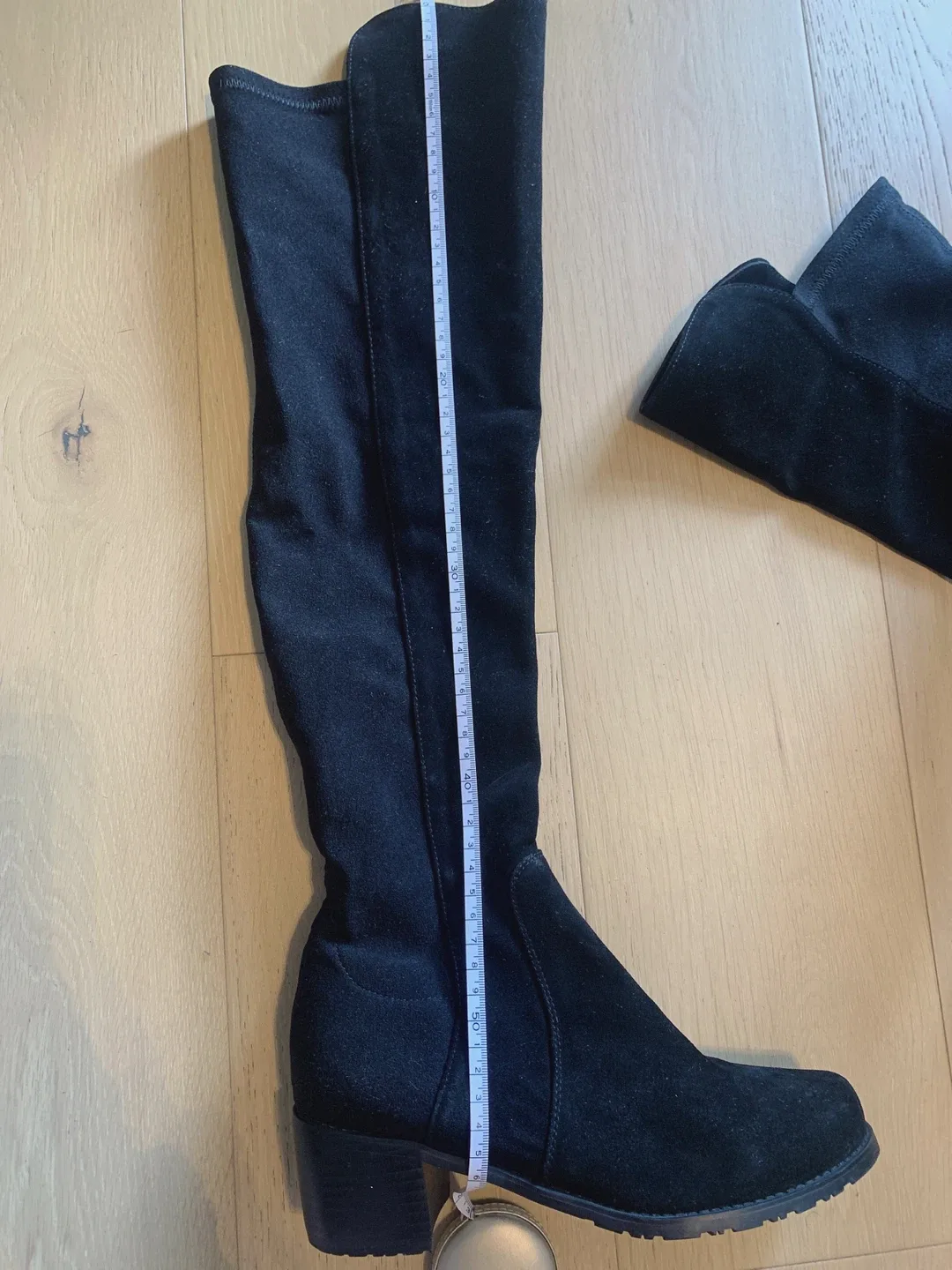 Black Over-the-Knee Boots Size 37 image indicator(7)