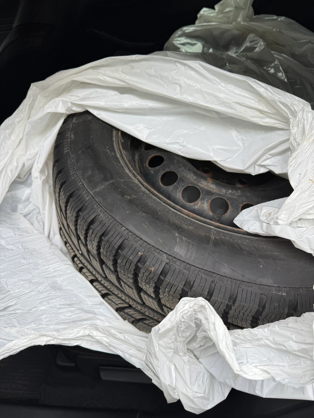 Used Winter Tires on Rims (low km)