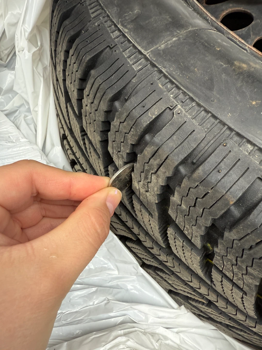 Used Winter Tires on Rims (low km) - photo 2