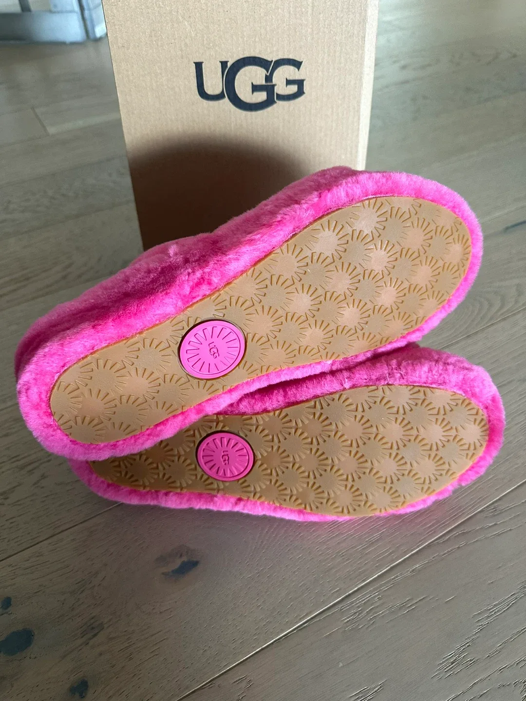 New UGG slippers - woman’s size 8 image indicator(3)