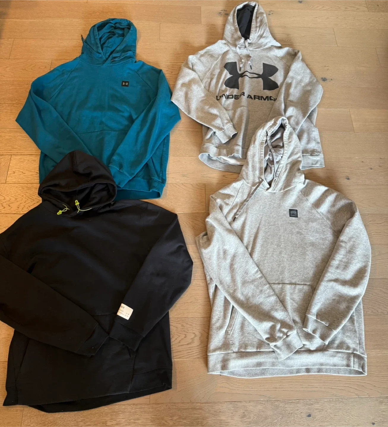 Under Armour men’s XL hoodies bundle image indicator(2)