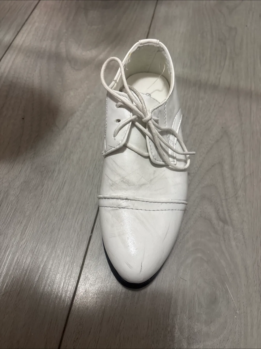 White Dress Shoe boys size 3 image indicator(2)