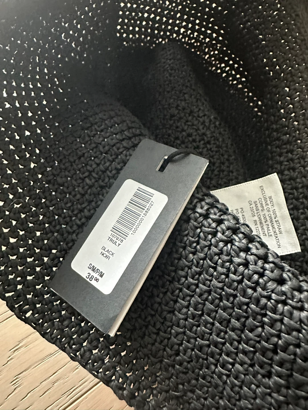 Aritzia hats and Toques $25 each - photo 3