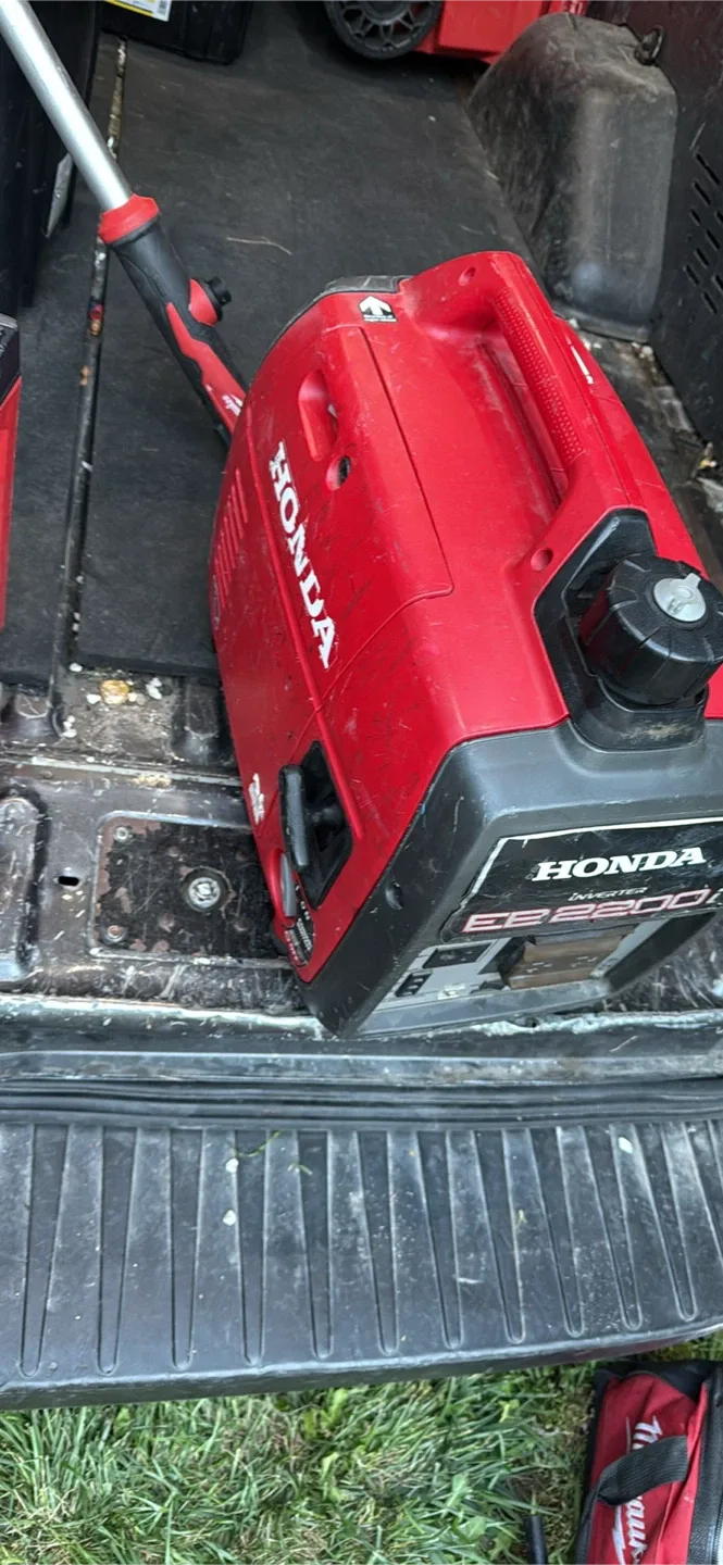 Honda EB2200i Inverter Generator image indicator(3)