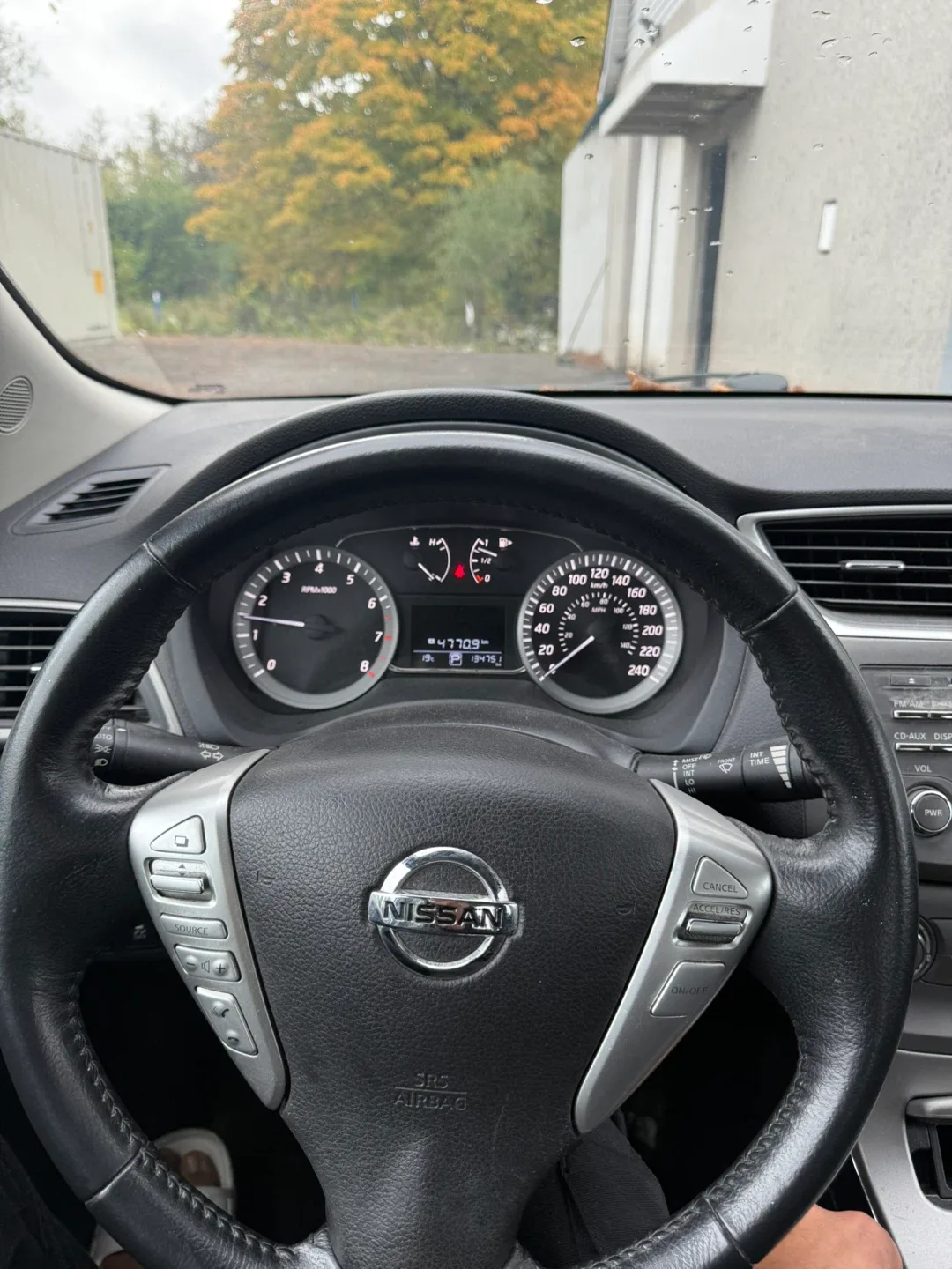 2014 Nissan Sentra image indicator(4)