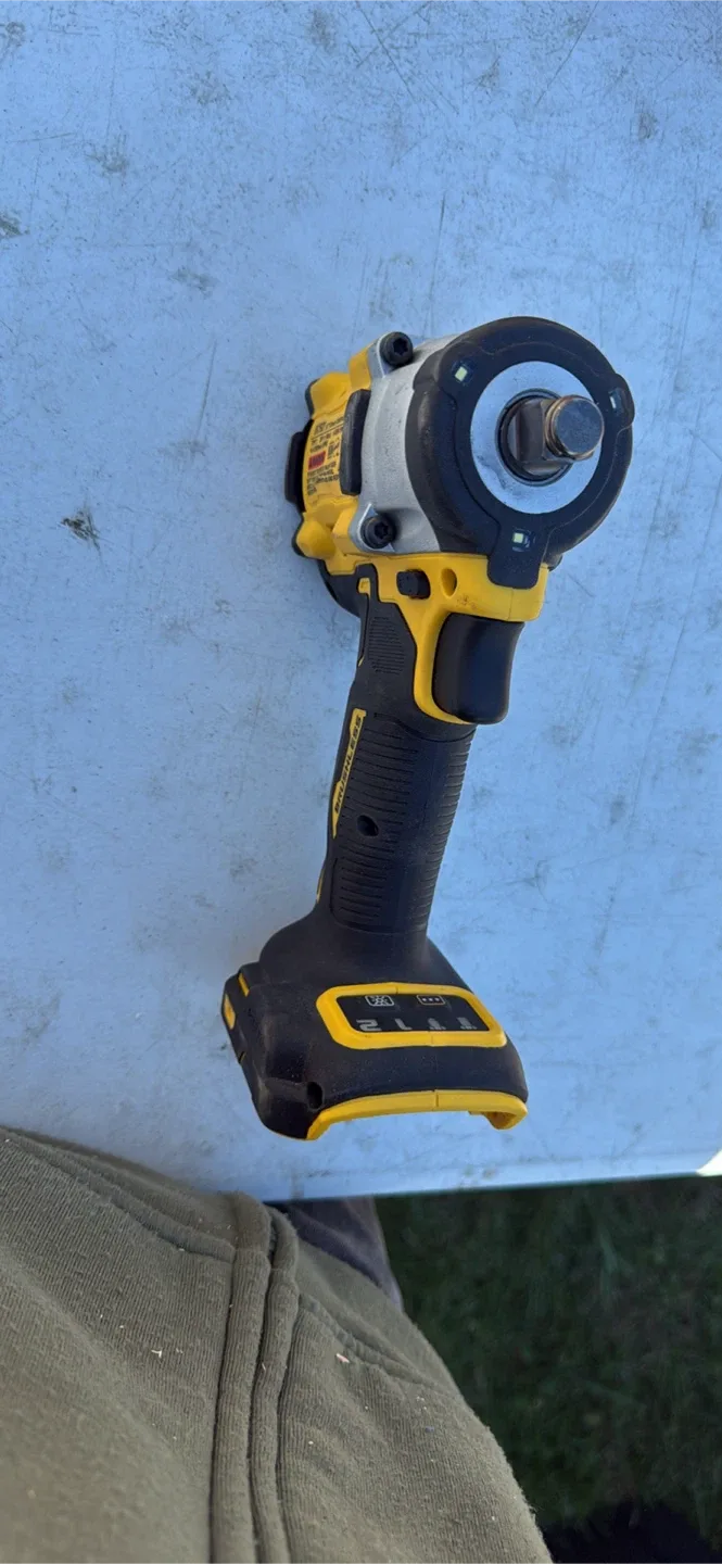 DeWalt DCF921 Impact Wrench - Compact image indicator(3)