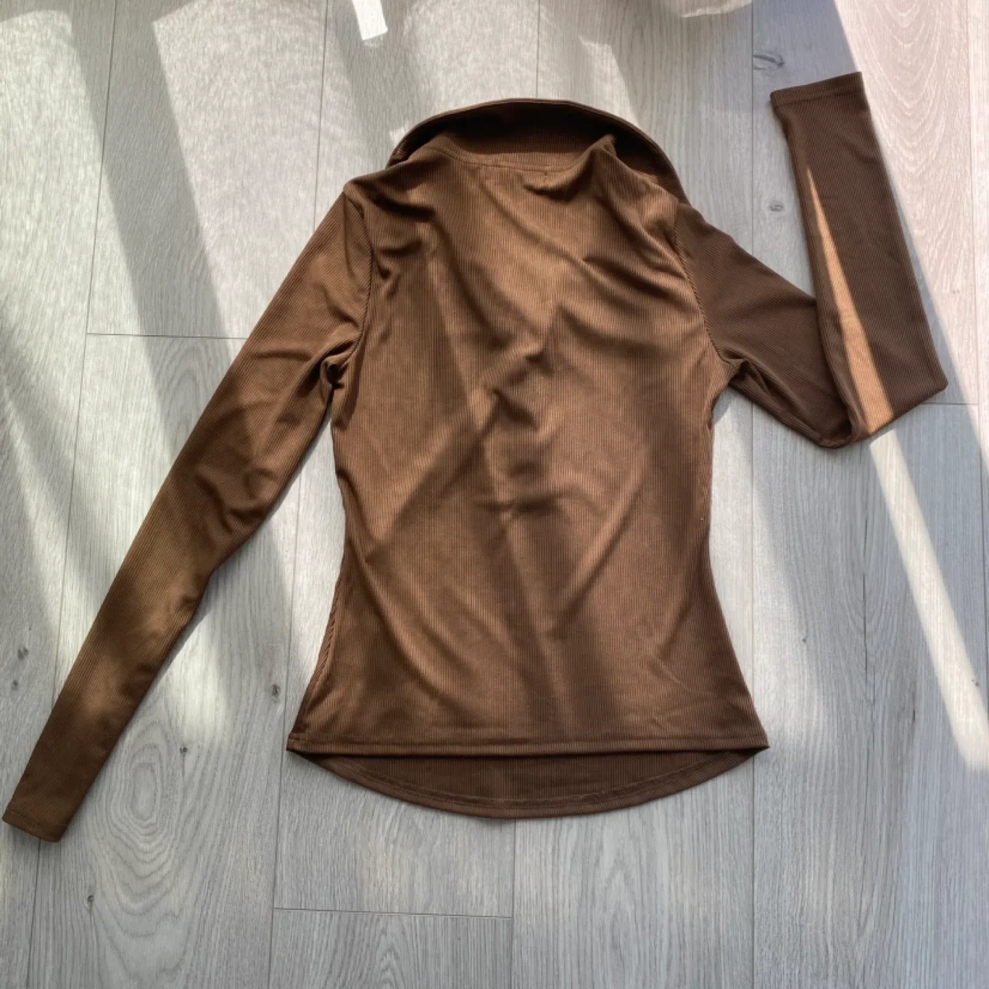 SHEIN Brown Ribbed Polo Shirt (XS) image indicator(2)