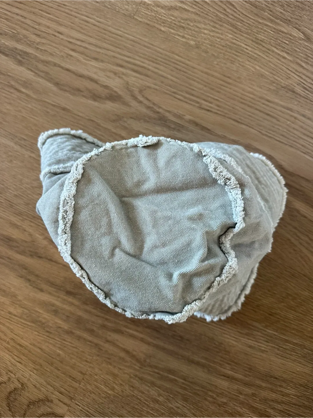 H&M Divided Bucket Hat - Size XS/S image indicator(5)