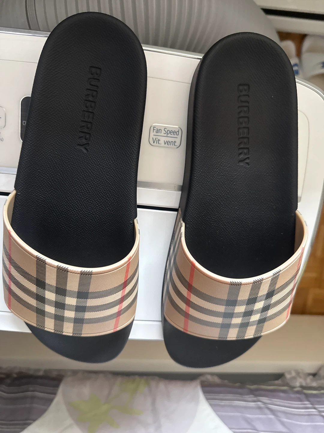Burberry Black Slides Size 43 - photo 2