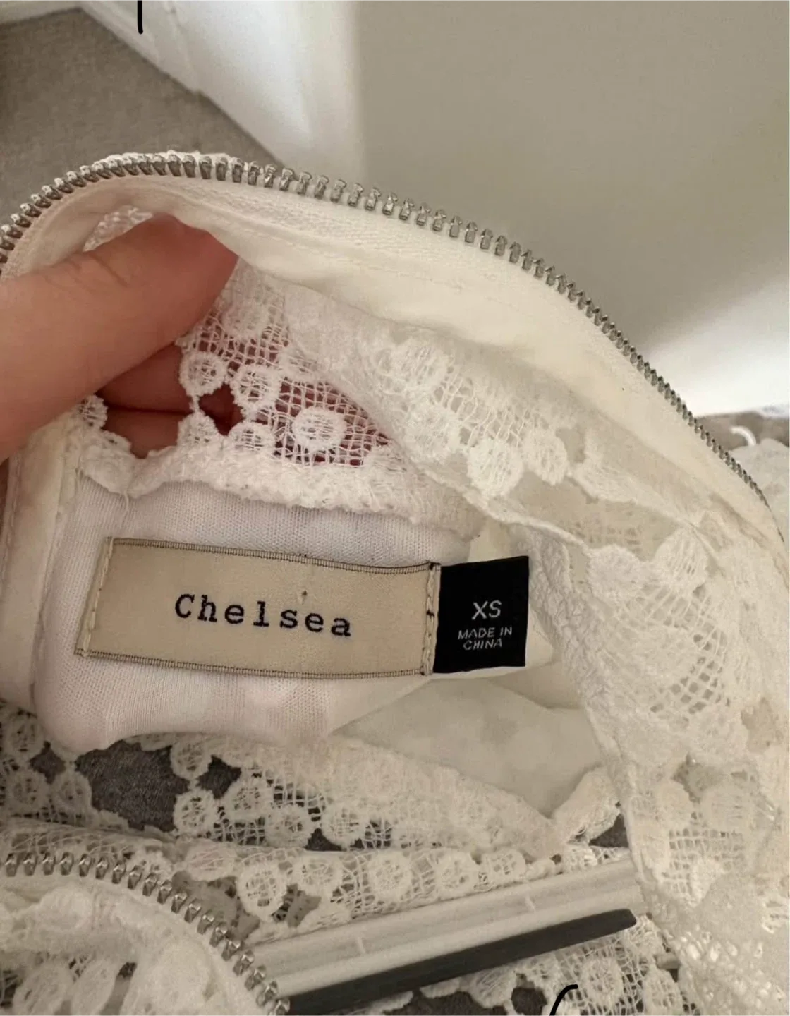 Chelsea White Lace Dress - Size XS image indicator(3)