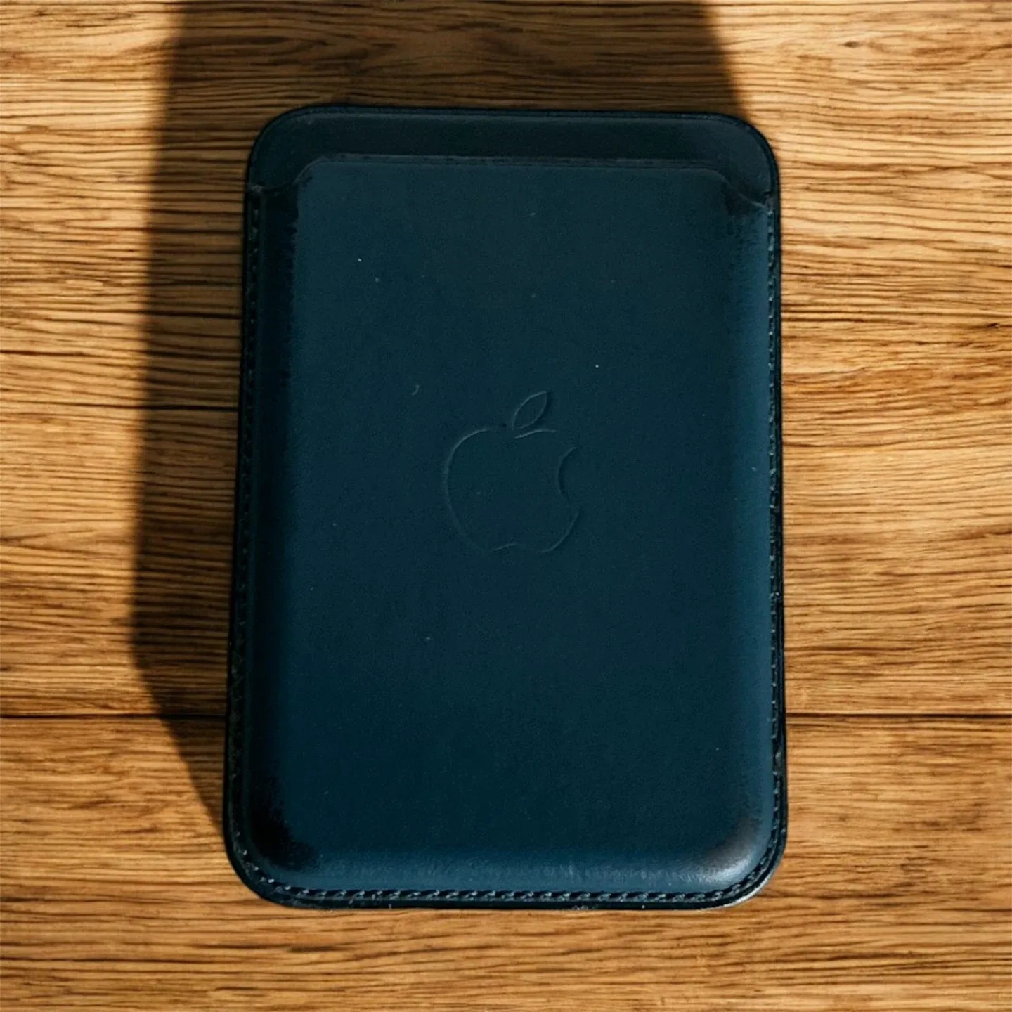 Apple iPhone MagSafe Leather Wallet with MagSafe - Blue