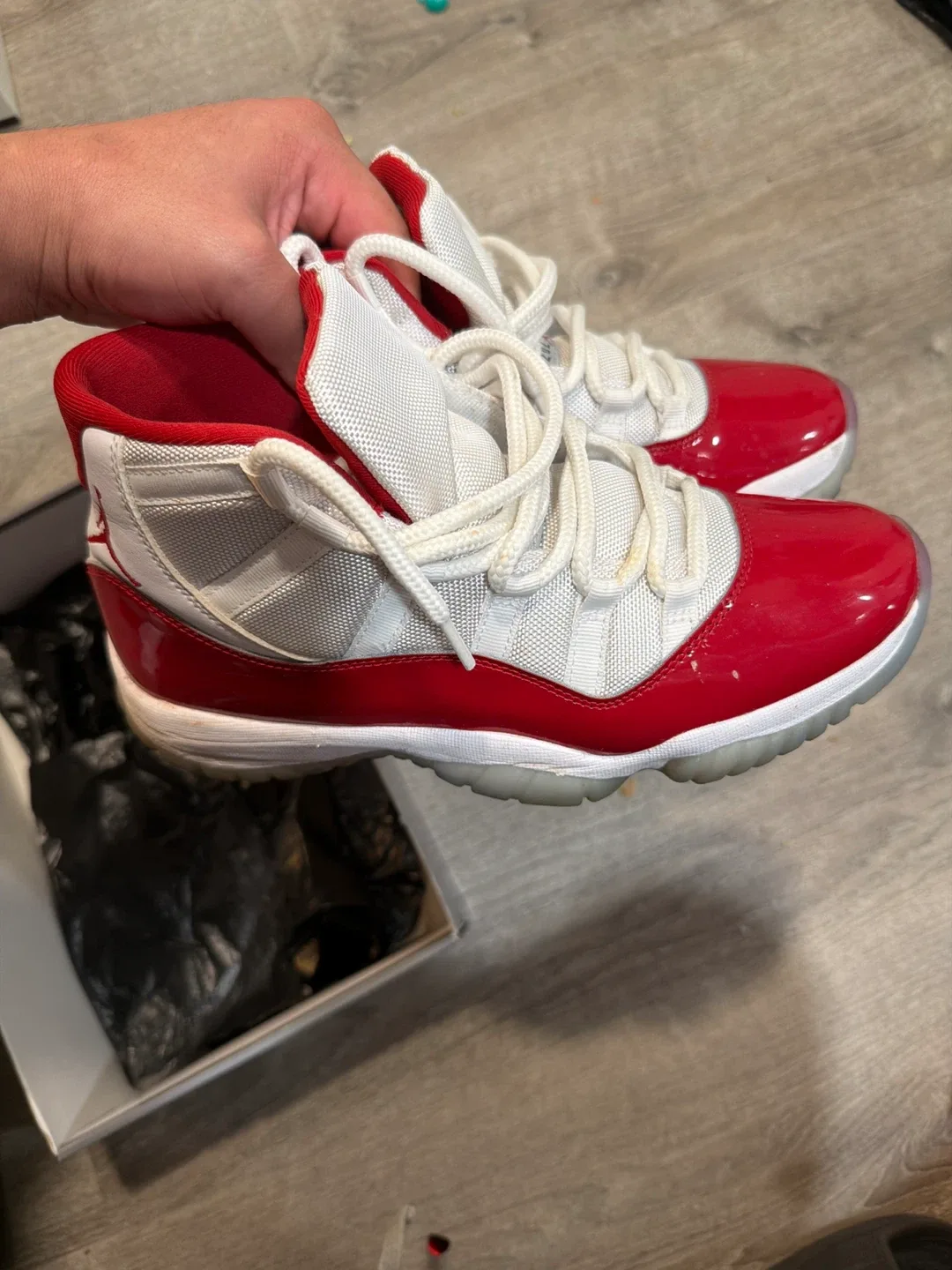 Jordan 11 Retro Cherry Red - Size 8.5 image indicator(2)