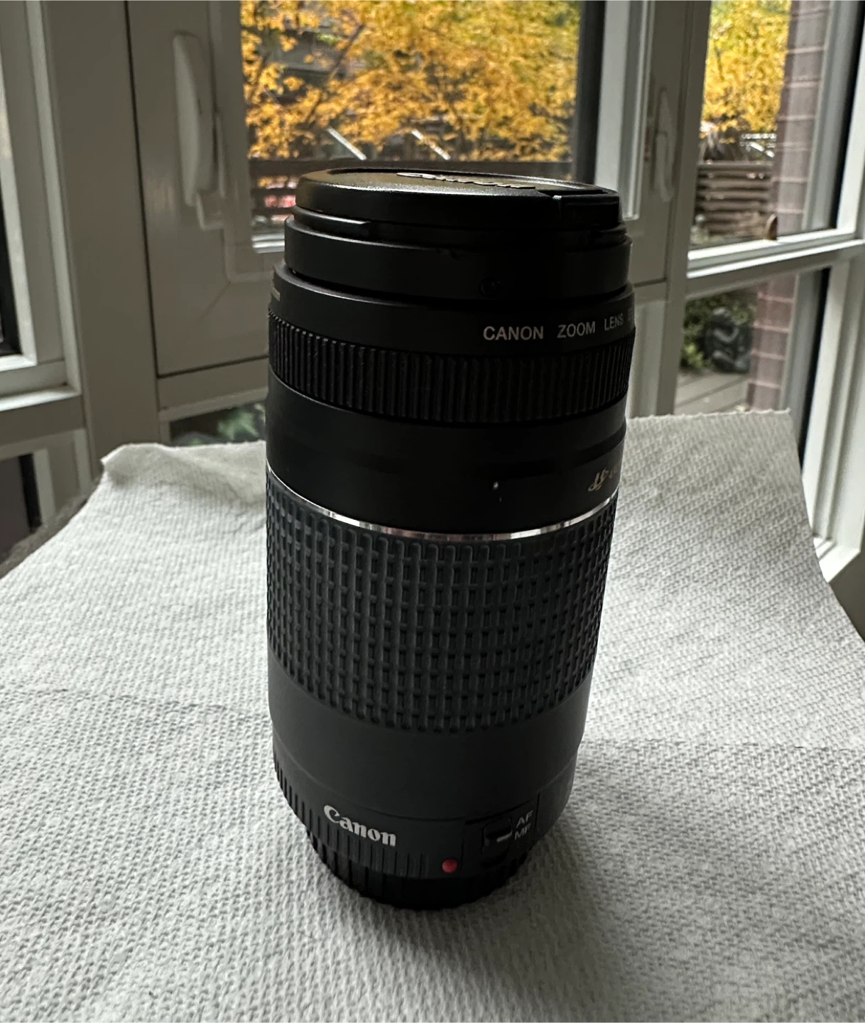 Canon EF 75-300mm Zoom Lens - photo 2