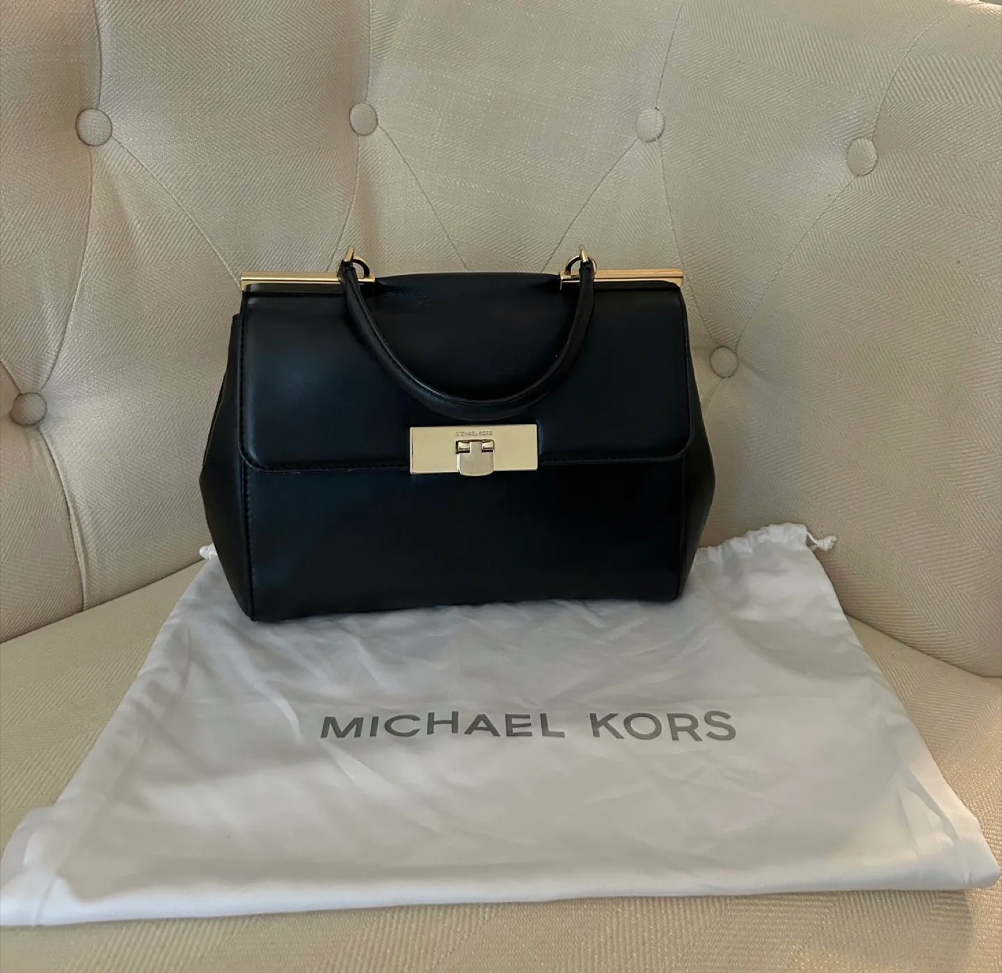 Michael Kors Marlow Satchel, Black Calf Leather – Like New image indicator(10)