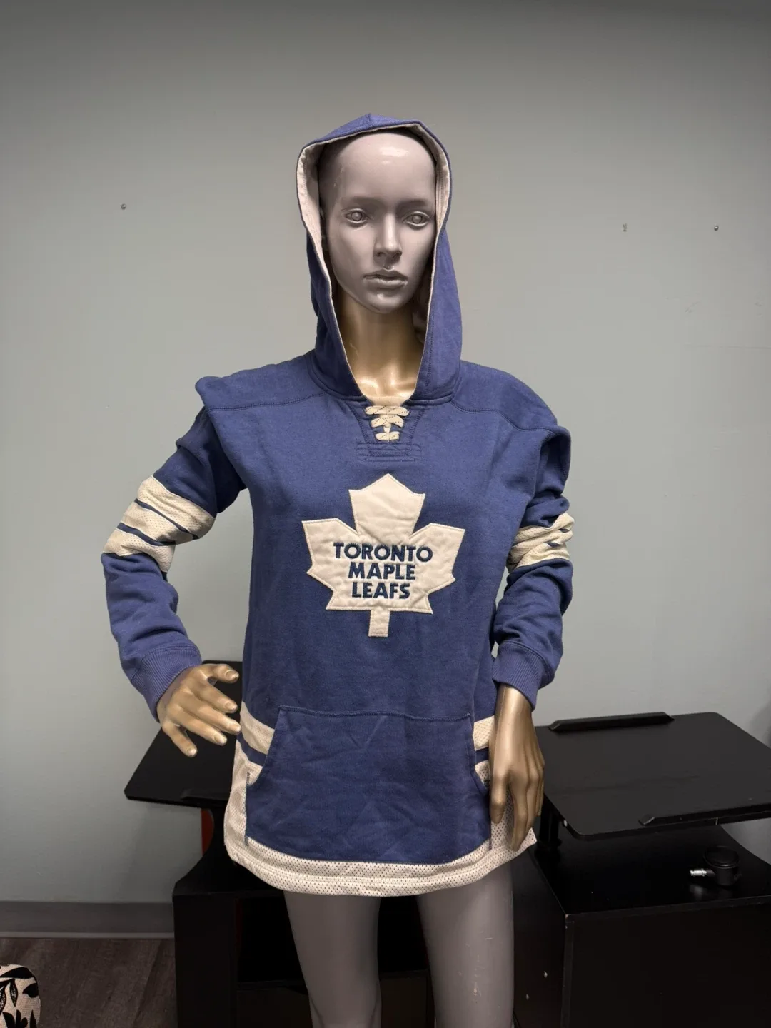 Toronto Maple Leafs Hoodie - Youth XL thumbnail