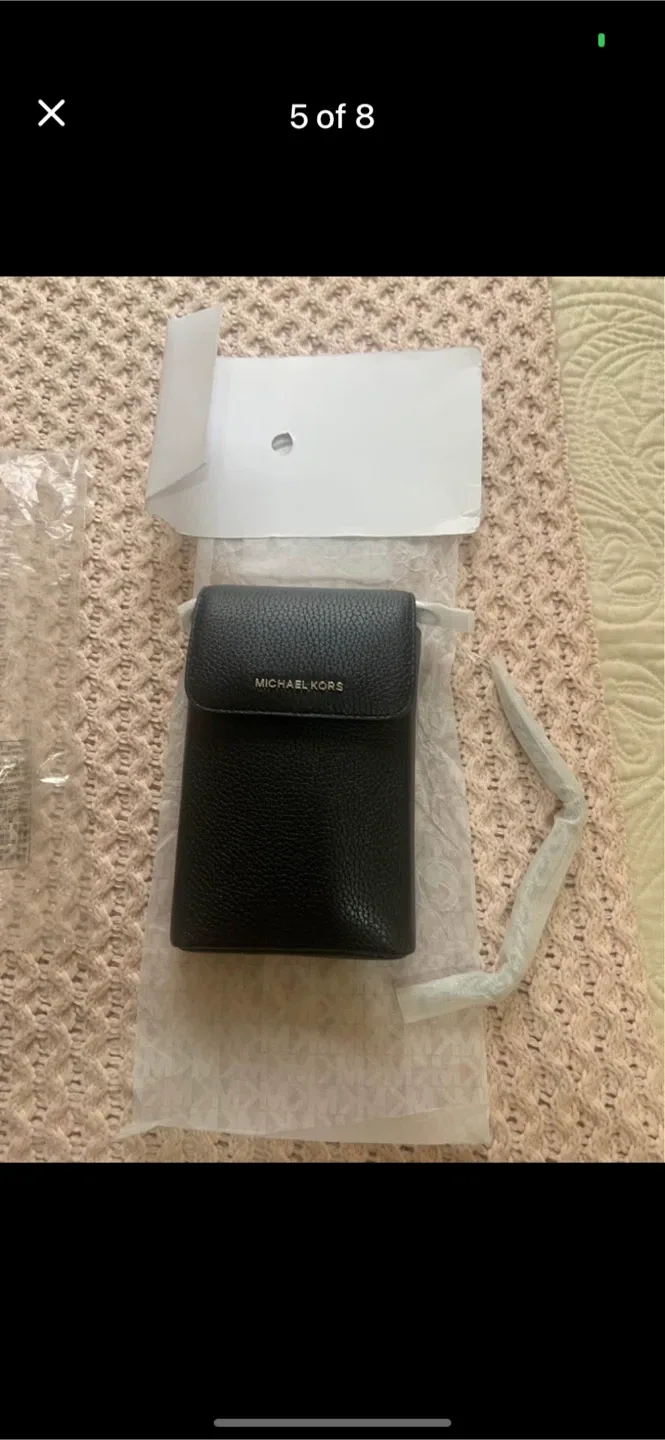 Michael Kors Jet Set Small Crossbody - Black image indicator(5)