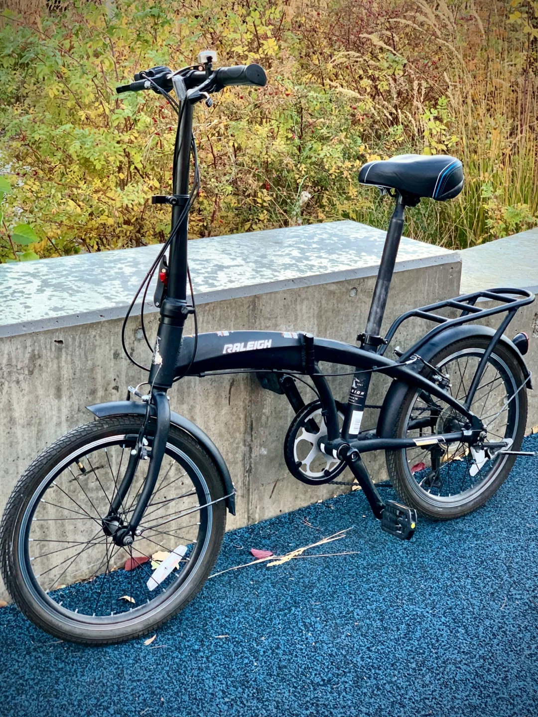 Raleigh Folding Bike - Black - photo 2