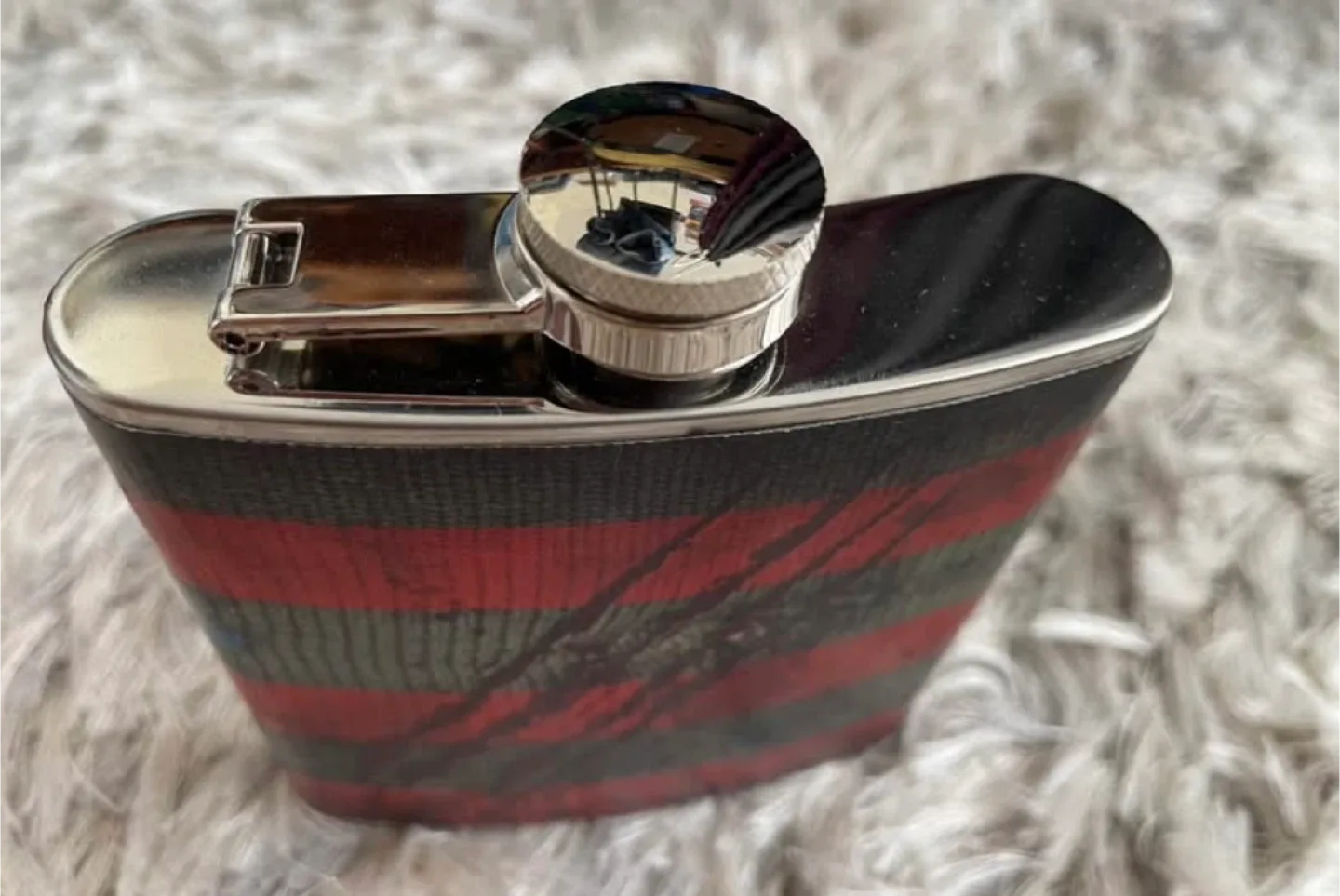 A Nightmare on Elm Street Freddy Krueger Flask image indicator(3)