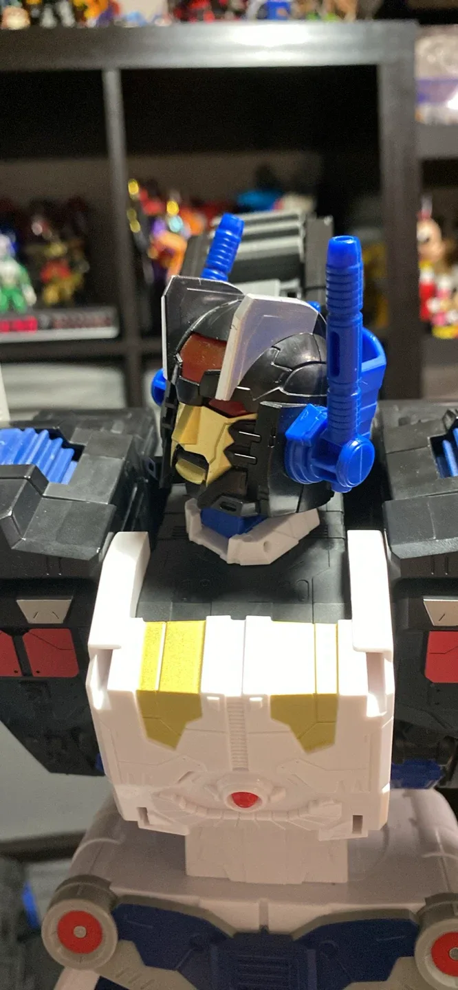 Transformers legacy: cybertron universe metroplex image indicator(5)