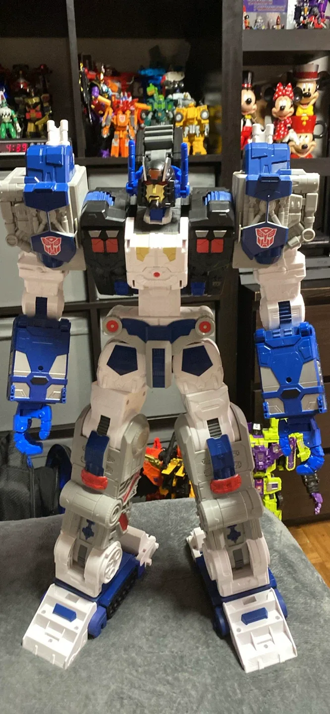 Transformers legacy: cybertron universe metroplex image indicator(4)