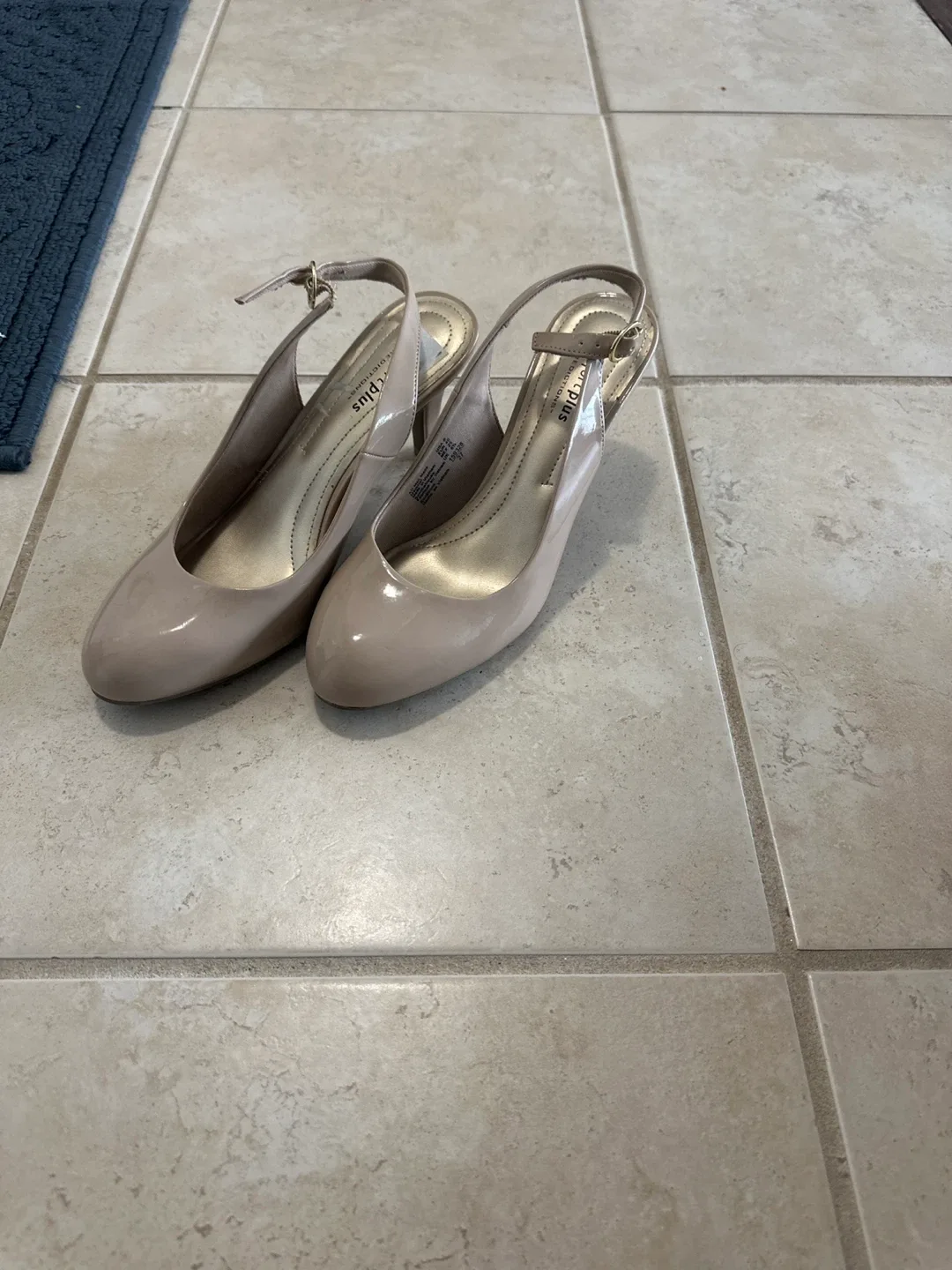 Comfort Plus Beige Heels - Size 8.5 image indicator(2)