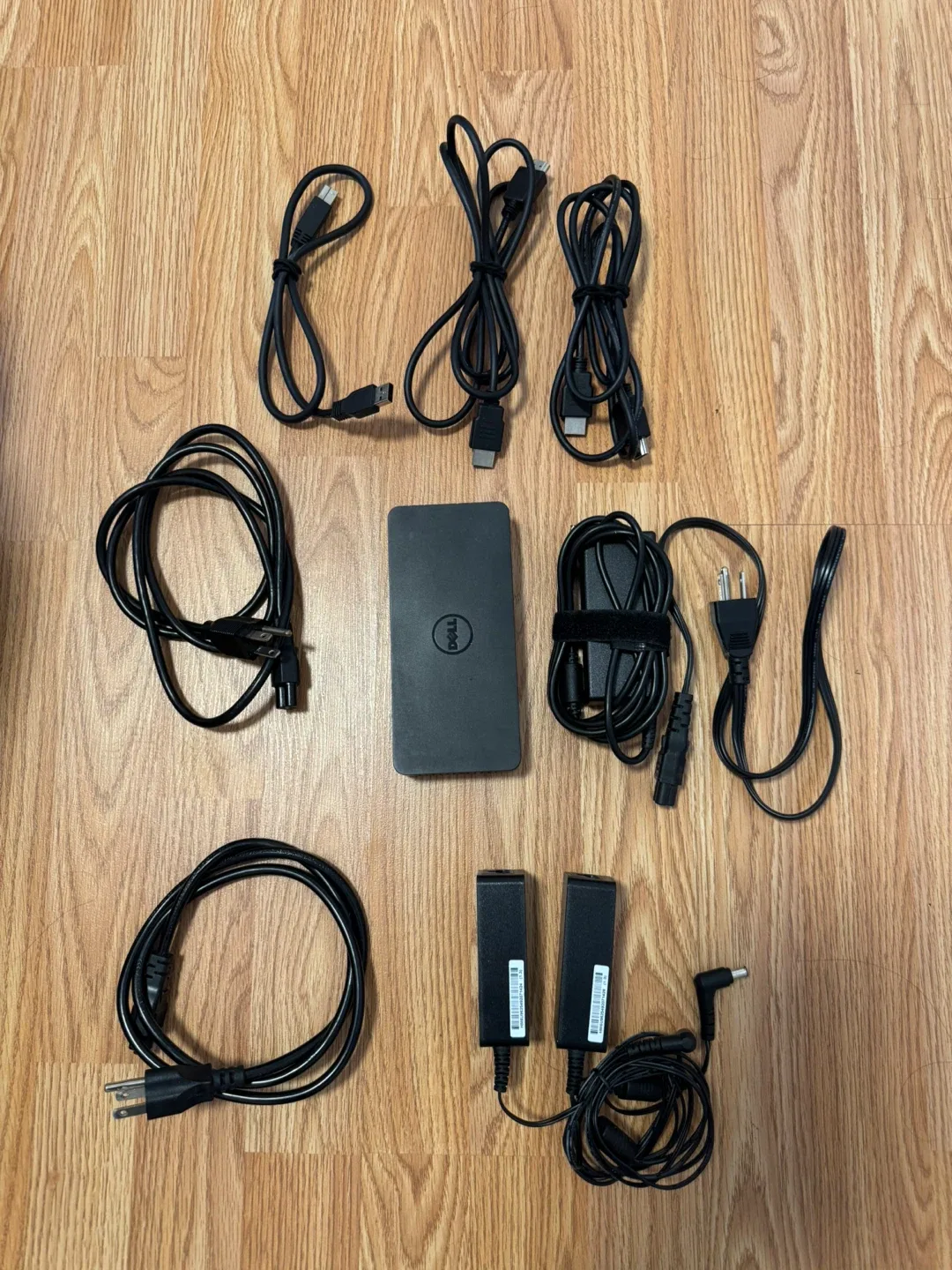 Dell Docking Station with Power Cords image indicator(3)