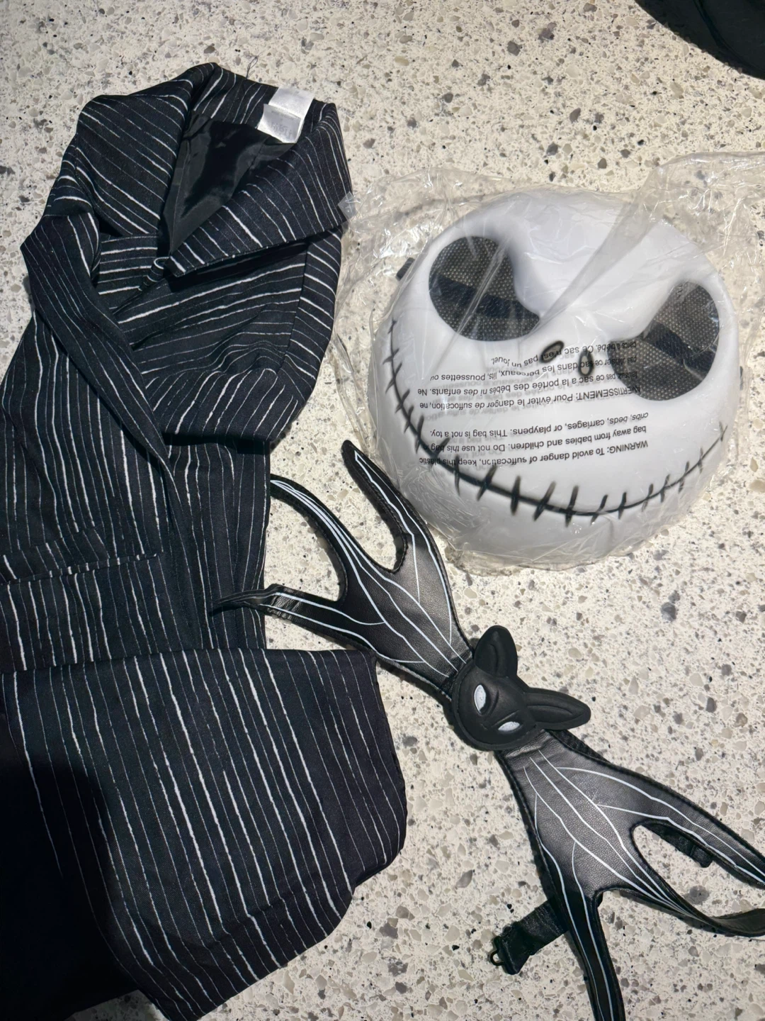Jack Skellington Costume - Adult Medium - Spirit Halloween - photo 2