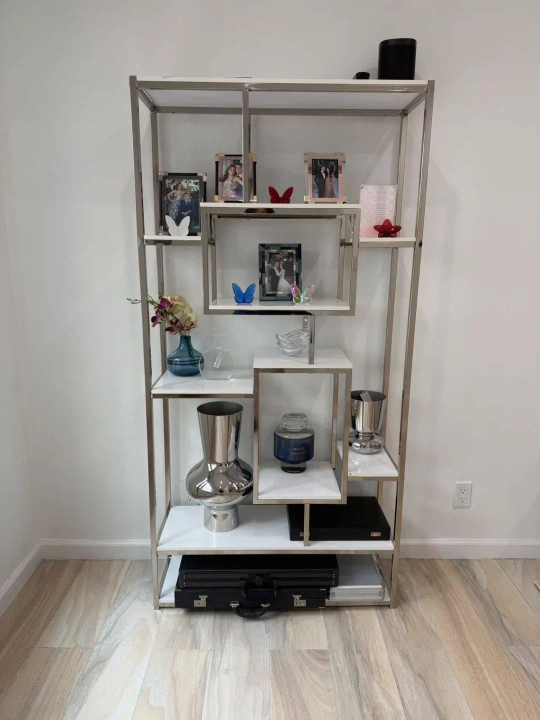 Silver Metal & White Display Shelf image indicator(2)