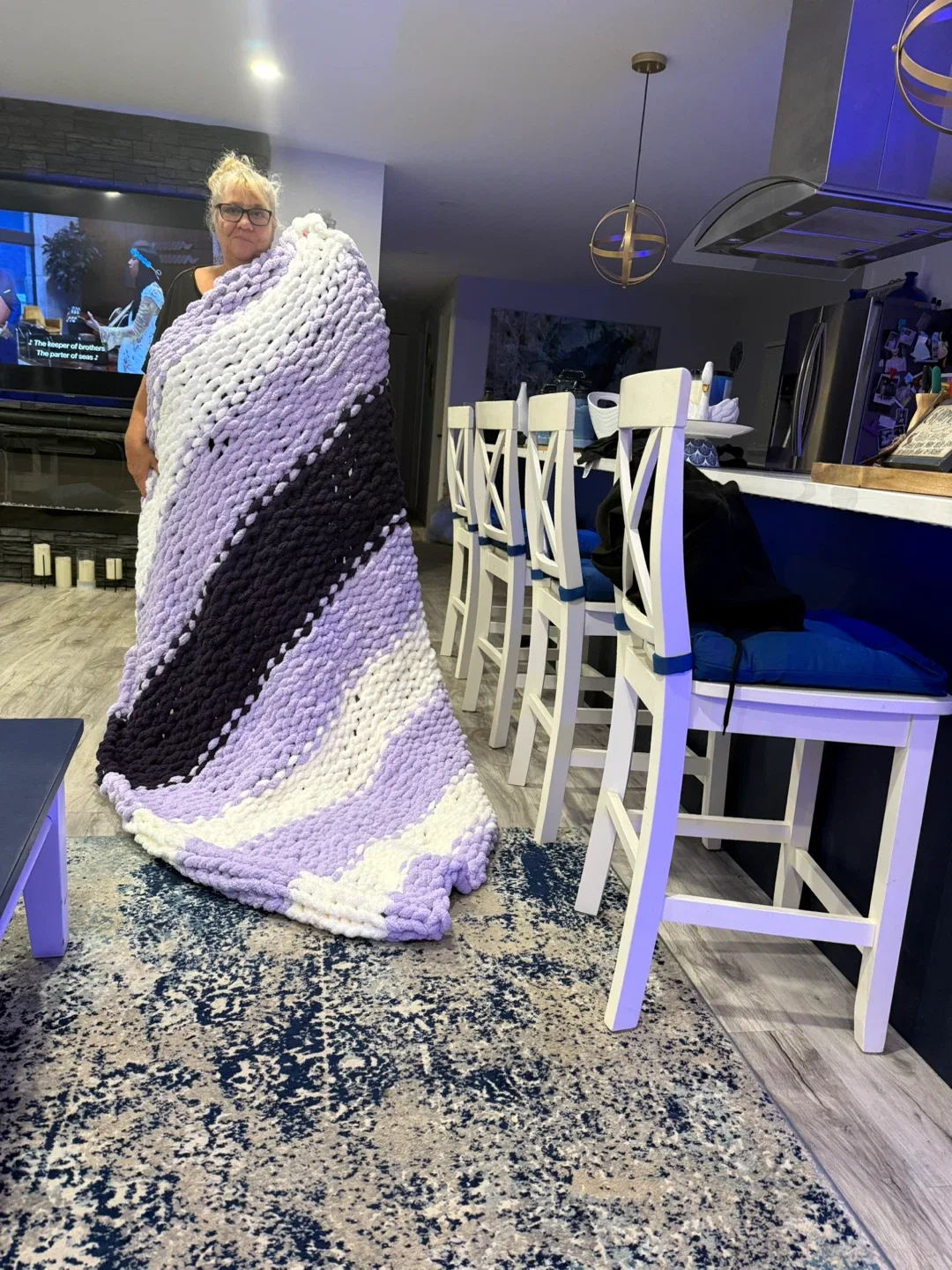 Handmade Chunky Knit Blanket image indicator(2)