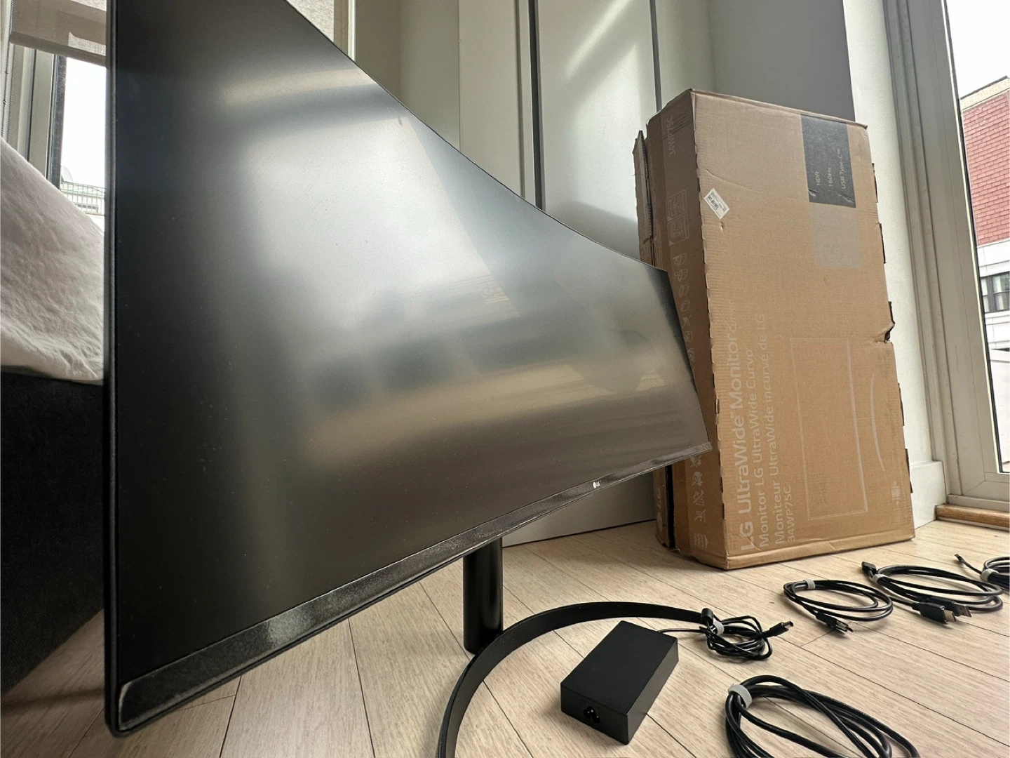 LG 34WP75C-B 34" UltraWide Curved Monitor - photo 2
