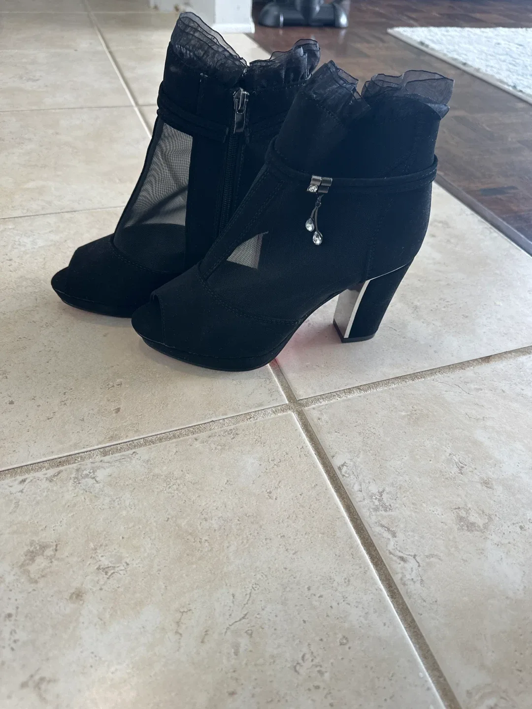 Black Mesh Peep-Toe Heel Booties image indicator(3)