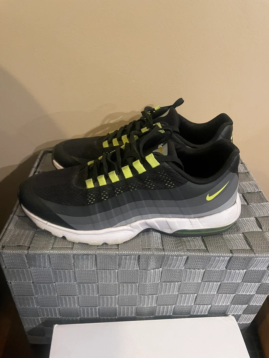 Nike Air Max Black/Gray/Yellow image indicator(2)