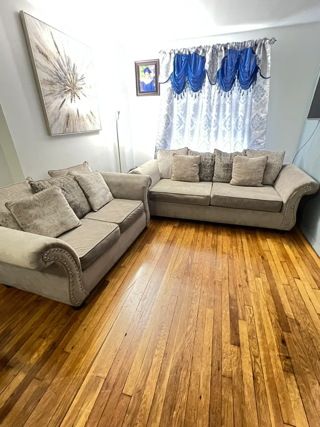 Sofa & Loveseat Set - Gray image indicator(2)