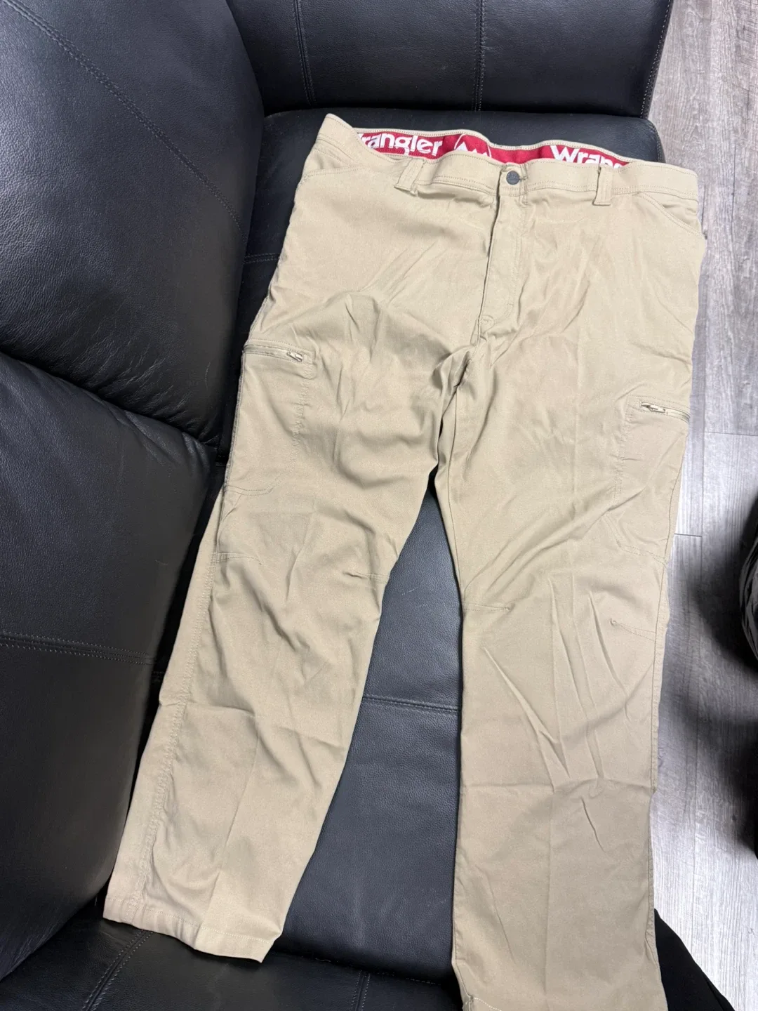 Wrangler Men's Cargo Pants - Size 40x32 image indicator(3)