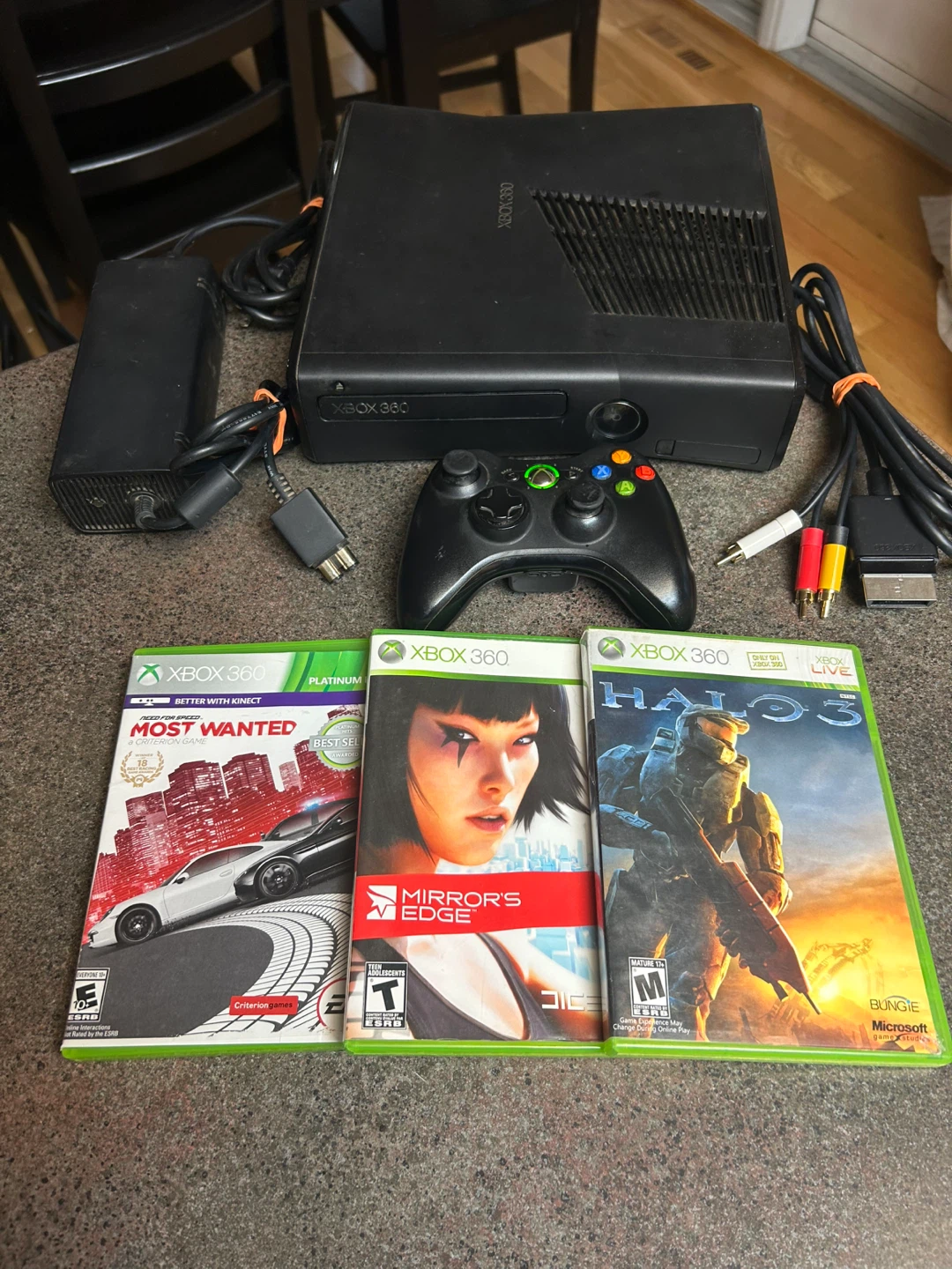 Black Xbox 360 Slim Bundle (250GB)