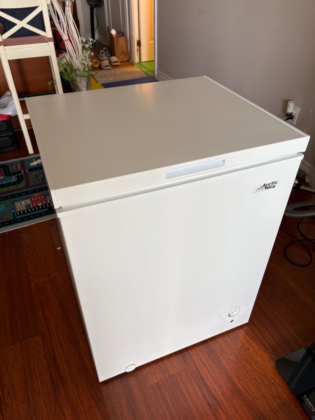 Arctic King Chest Freezer - White