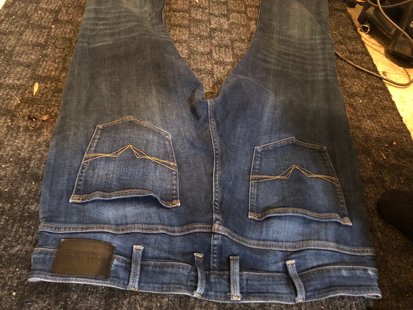 Guess Men's Jeans Size 40x32 image indicator(3)