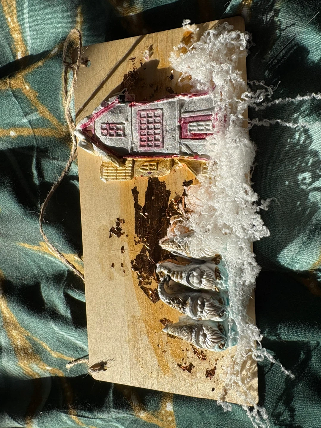 A wooden placard featuring a winter scene - photo 2