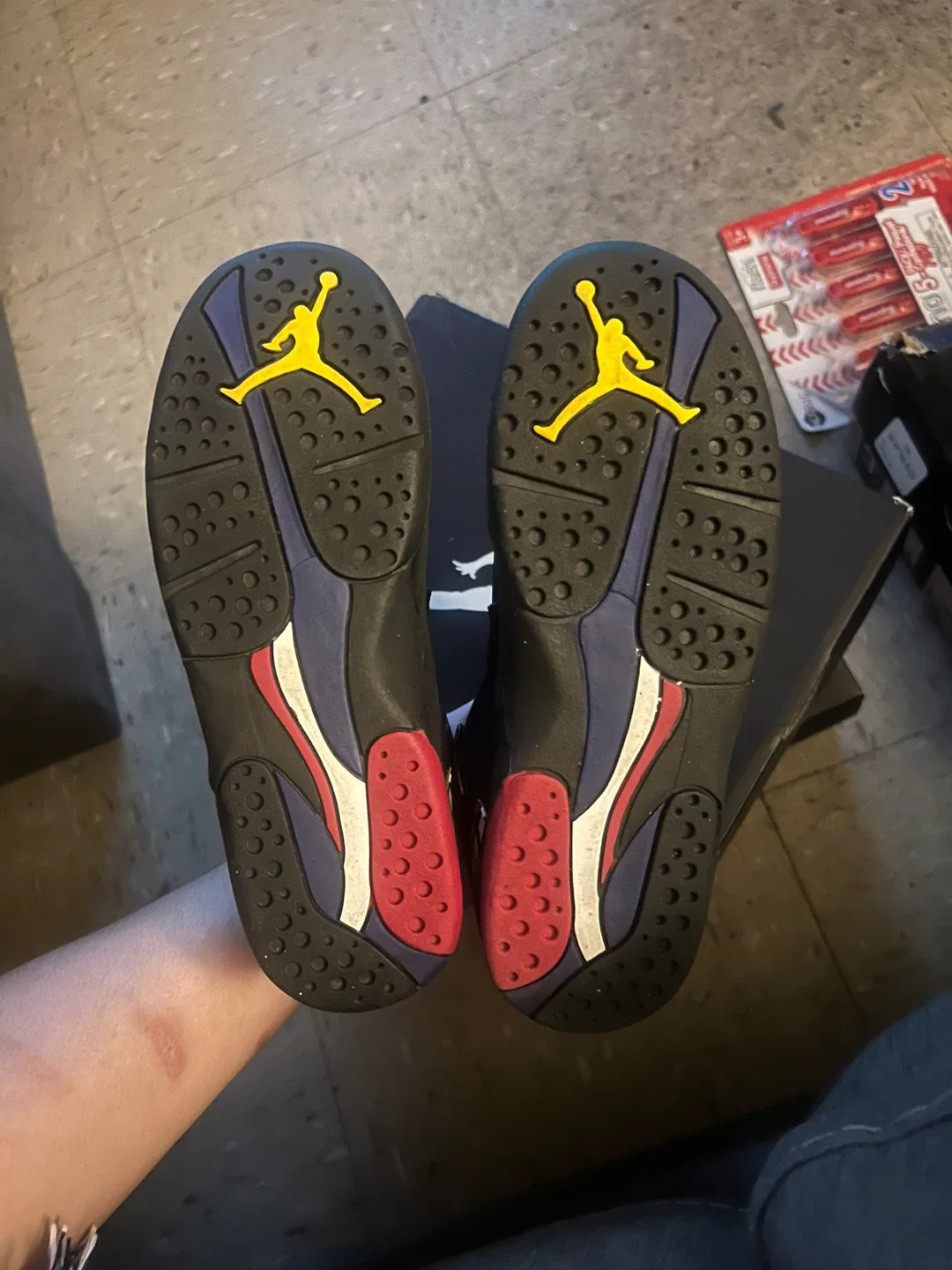 SIZE 3Y Jordan 8 Playoffs (2013) image indicator(5)