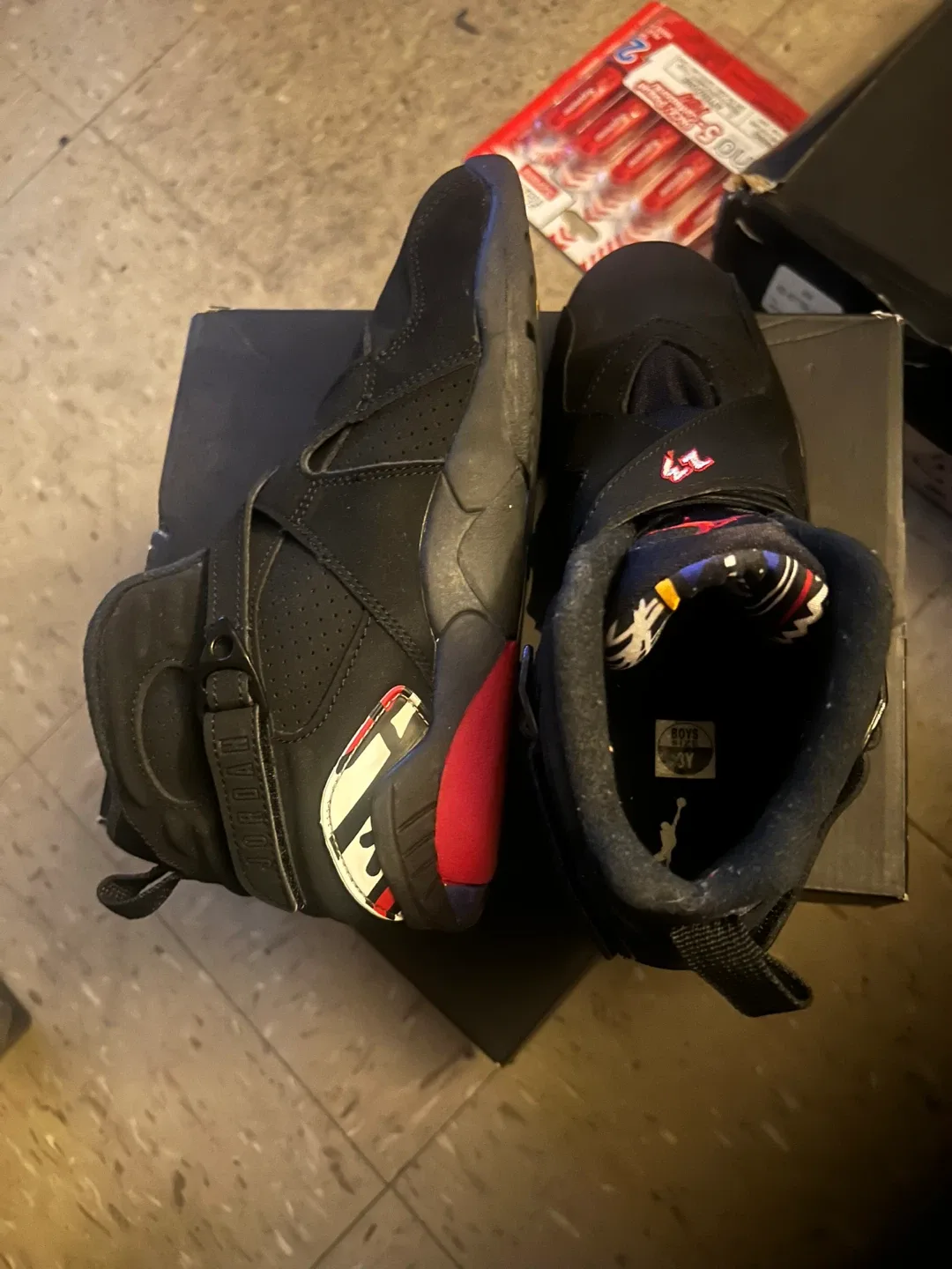 SIZE 3Y Jordan 8 Playoffs (2013) image indicator(3)