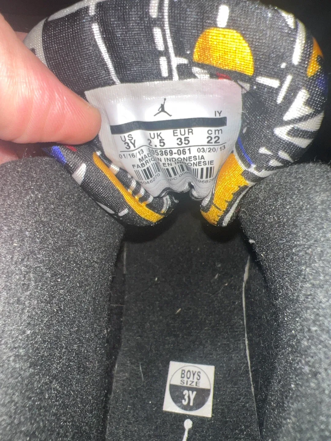 SIZE 3Y Jordan 8 Playoffs (2013) image indicator(7)